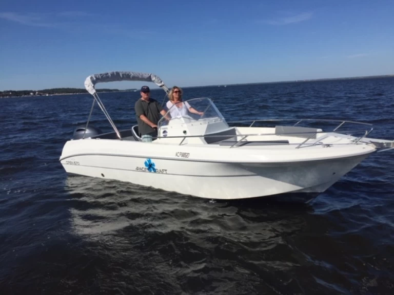 Noleggio Barca a motore con o senza skipper Pacific Craft a Piraillan