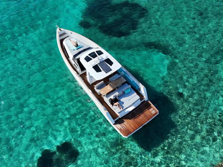 Noleggiare una Fjord Fjord 44 Open a Cannigione