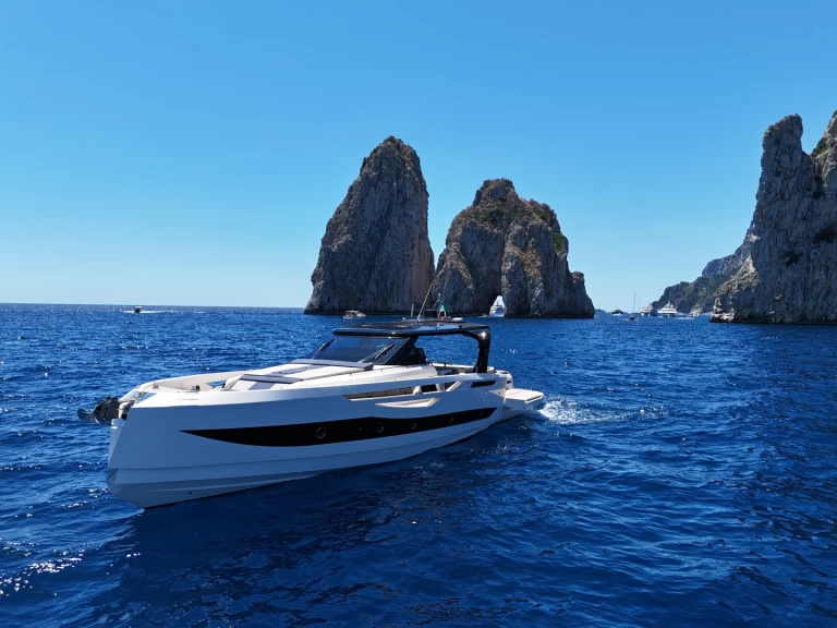 Noleggio Barca a motore Cayman con patente nautica