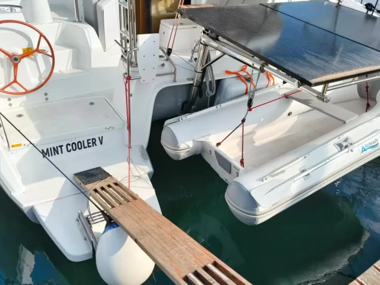 Noleggio Catamarano a Pola – Excess Excess 11