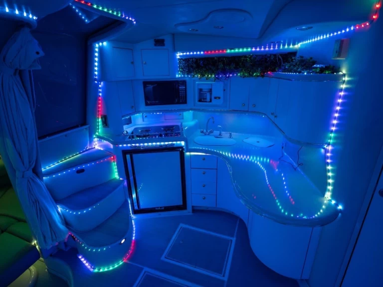 Noleggiare una Sea Ray Sea Ray 400 Sundancer a Miami