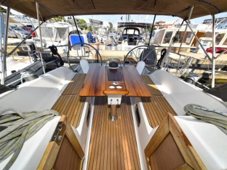 Barca a vela a noleggio a Zara al miglior prezzo