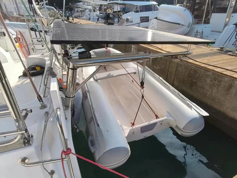 Noleggio Catamarano a Pola – Excess Excess 11