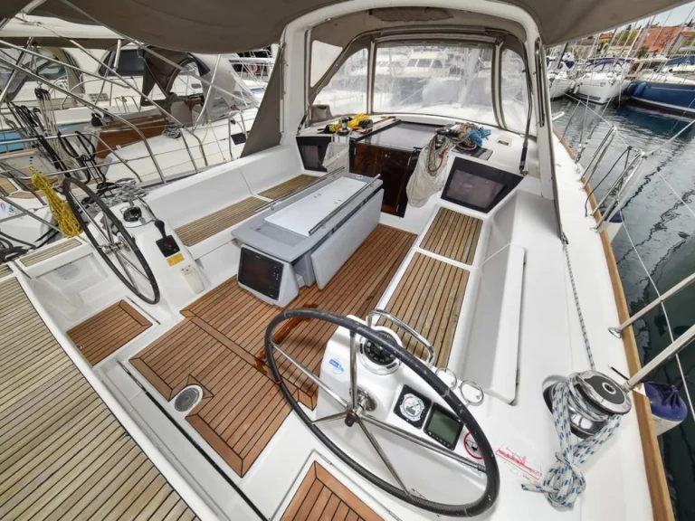 Noleggio Barca a vela Bénéteau con patente nautica