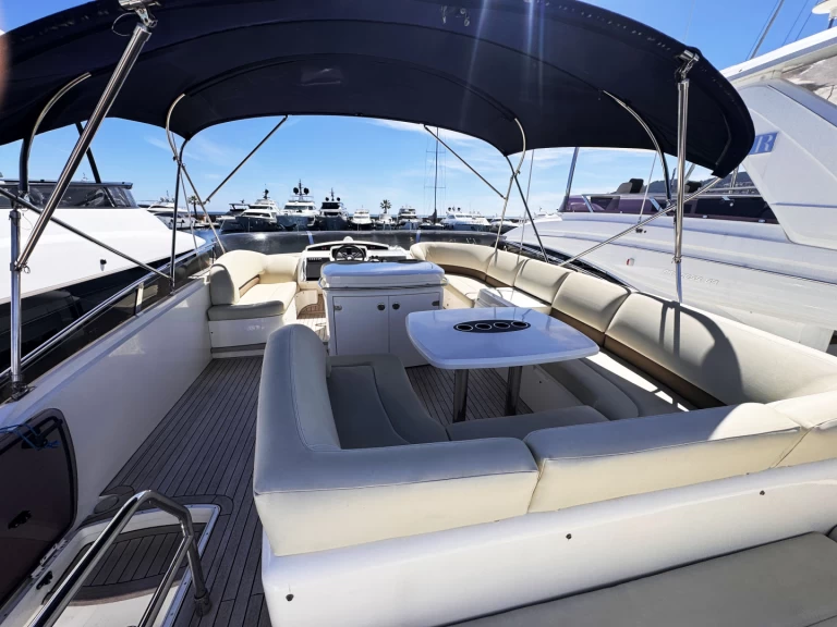 Noleggio a Mandelieu-la-Napoule – Princess, UK 58 Fly su SamBoat