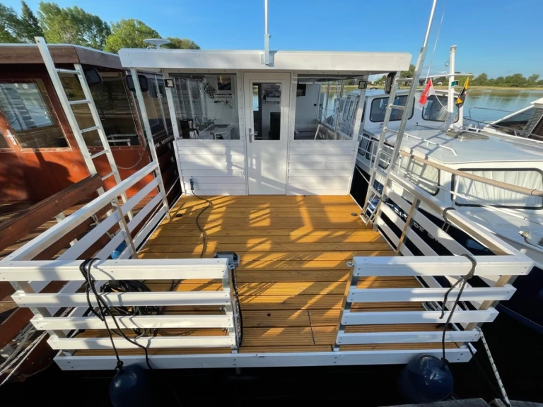 Noleggio Houseboat TS840 con patente nautica