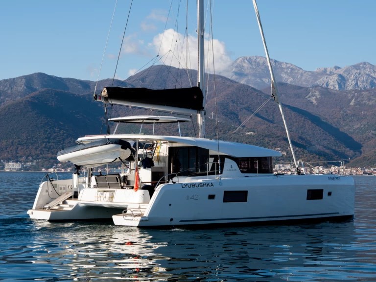 Noleggio barche Lagoon Lagoon 42 a Tivat su Samboat