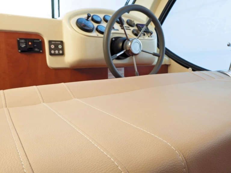 Barca a motore a noleggio a Eembrugge al miglior prezzo