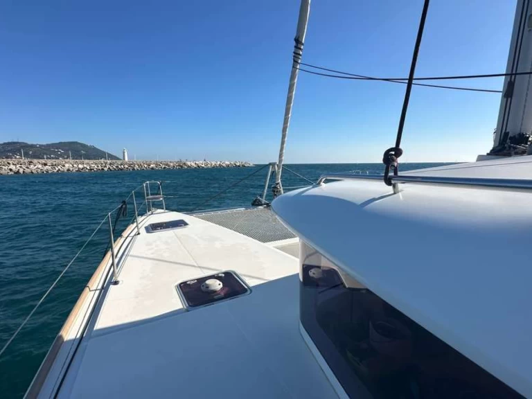 Noleggio Catamarano a Napoli – Lagoon Lagoon 450 F