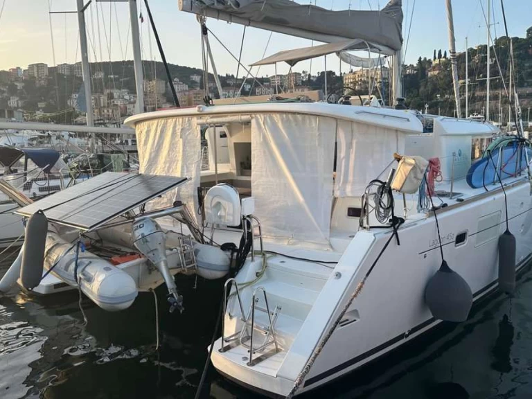 Noleggio Catamarano con o senza skipper Lagoon a Napoli