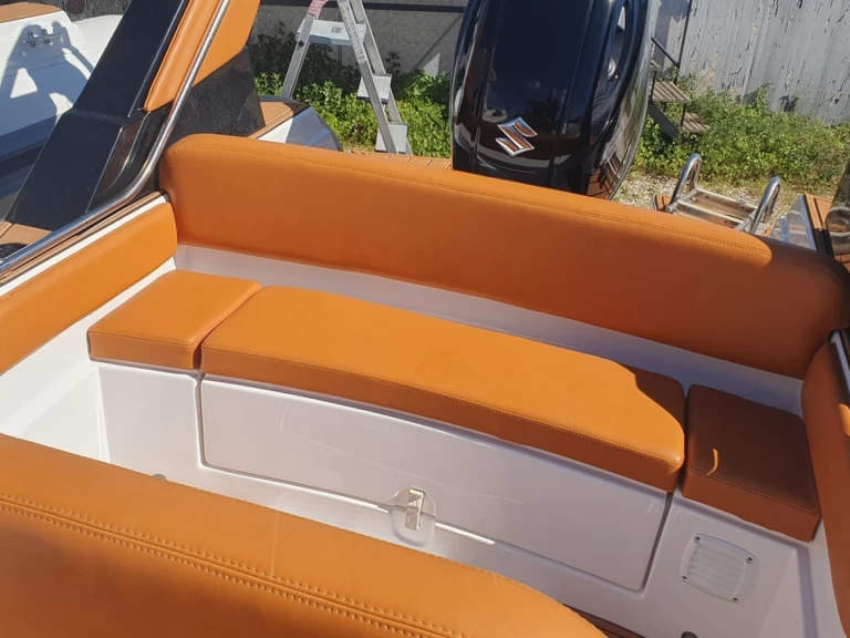 Noleggiare una Tiger Tiger TL 650 a Bormes-les-Mimosas