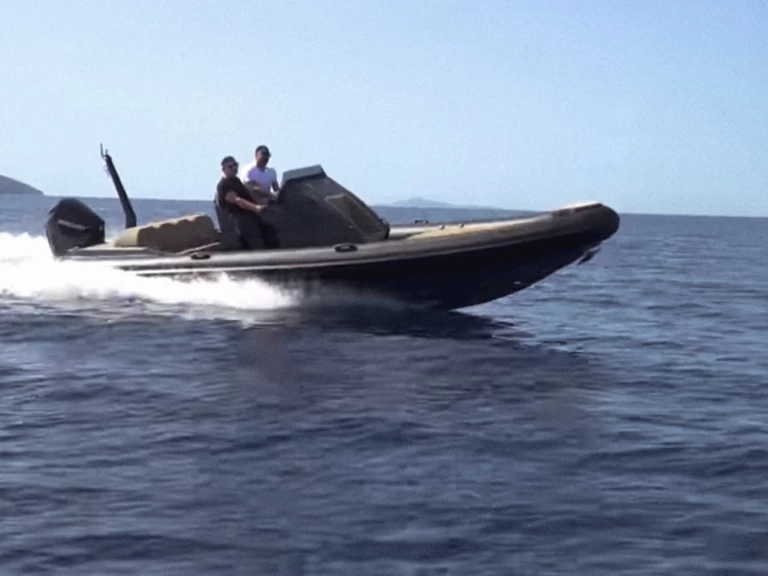 Barca a motore a noleggio a Mykonos (Citta) al miglior prezzo