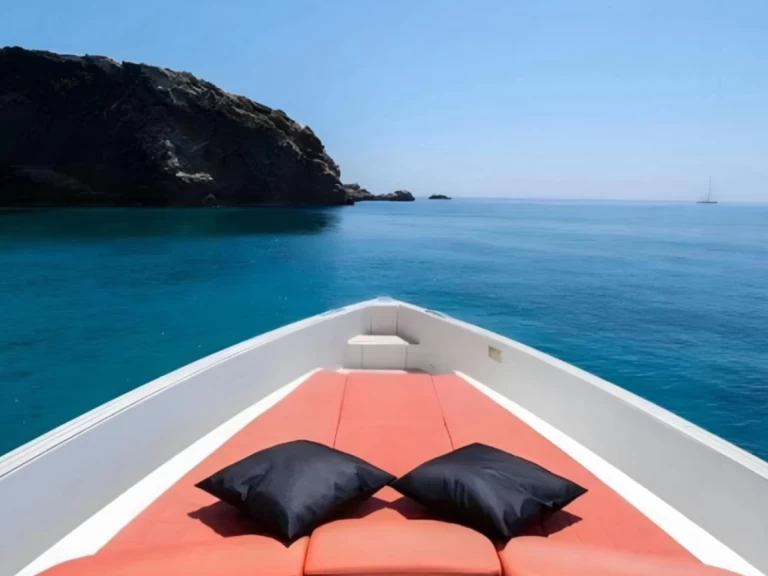 Barca a motore a noleggio a Ibiza Town al miglior prezzo