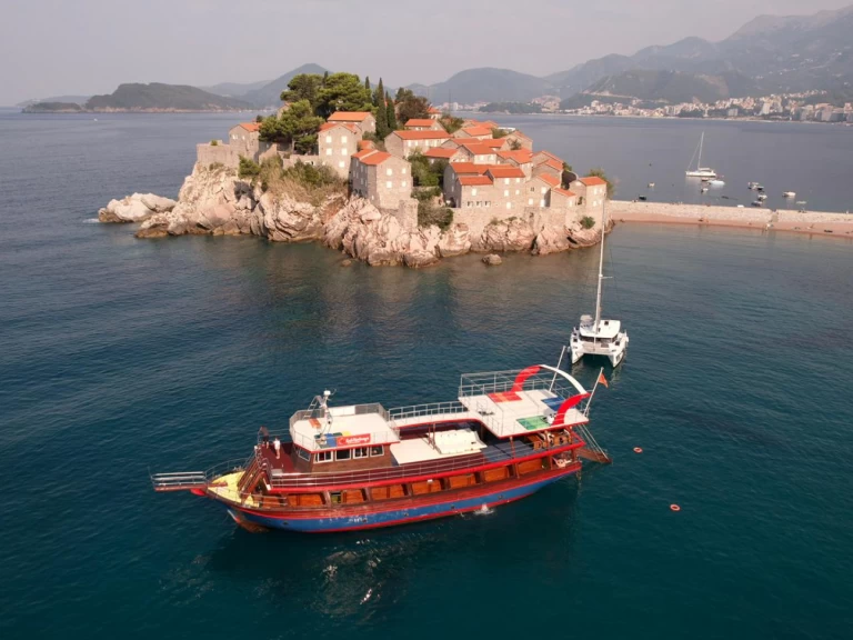 Noleggio Barca a motore Gulet con patente nautica