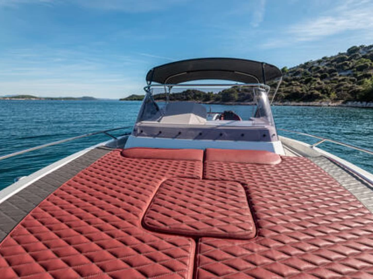 Noleggio a Tribunj – Atlantic 730 Sun Cruiser su SamBoat