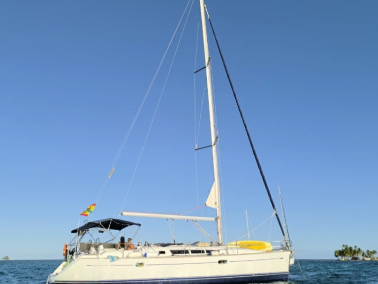 Noleggio Barca a vela Jeanneau con patente nautica