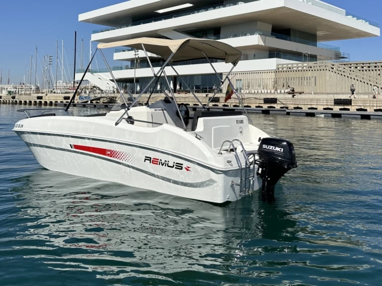 Noleggio Barca a motore Remus con patente nautica