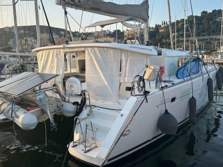 Noleggio Catamarano a Napoli – Lagoon Lagoon 450 F