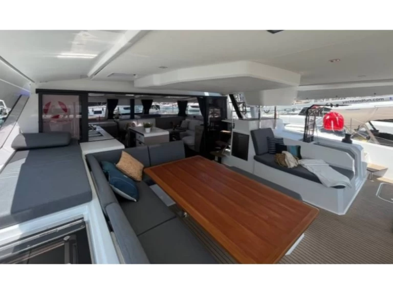 Noleggio barche Fountaine Pajot Aura 51 a Álimos su Samboat