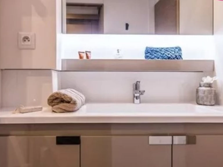 Noleggio Catamarano con o senza skipper Fountaine Pajot a Álimos