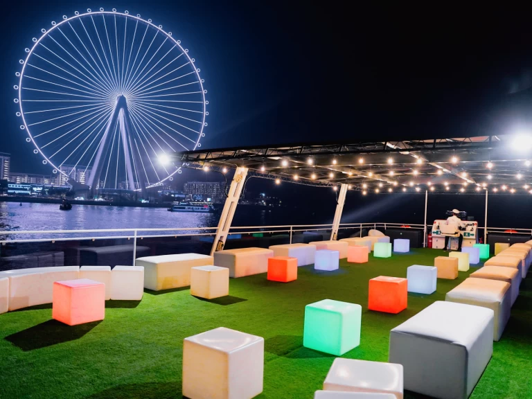 Noleggio Yacht di lusso con o senza skipper Sunseeker a Dubaï harbour