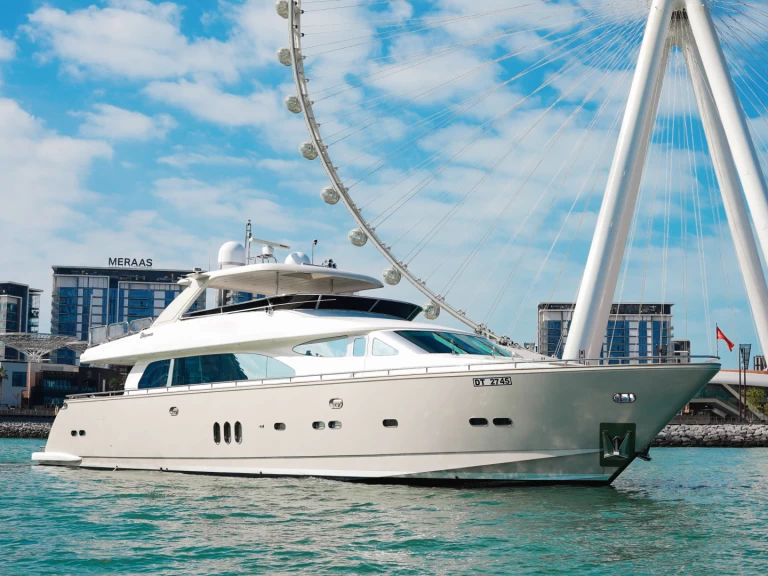 Noleggiare una Sunseeker A3 a Dubaï harbour