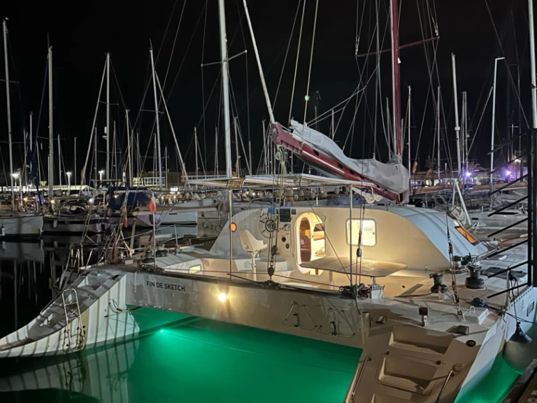 Noleggio Catamarano Midi Multicoques con patente nautica