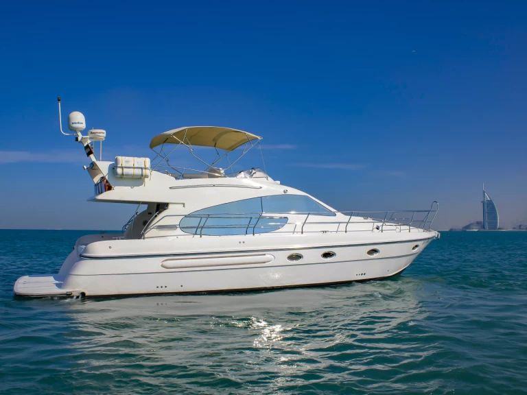 Noleggio Barca a motore a Dubaï harbour – Azimut X9