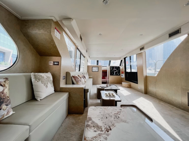 Noleggio Yacht di lusso Azimut con patente nautica