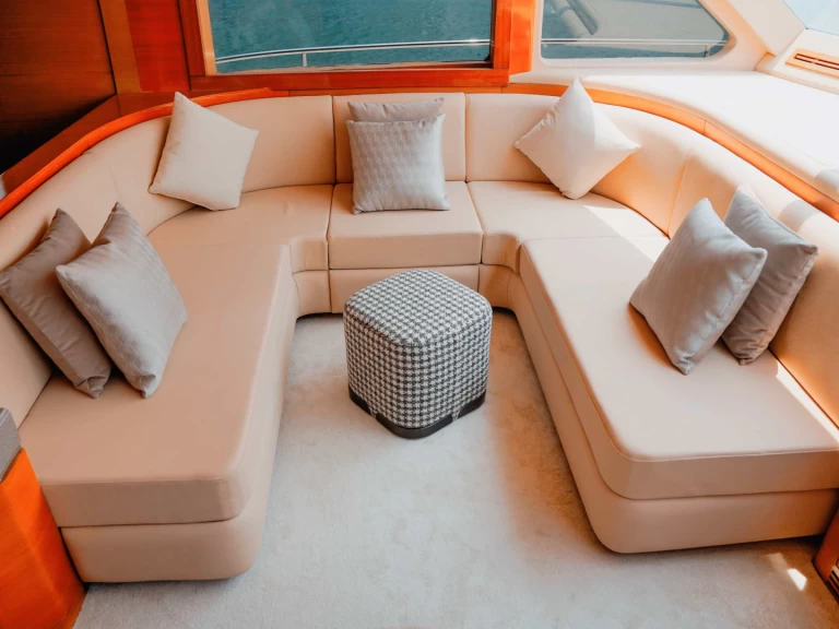 Noleggiare una Sunseeker Silo a Dubaï harbour