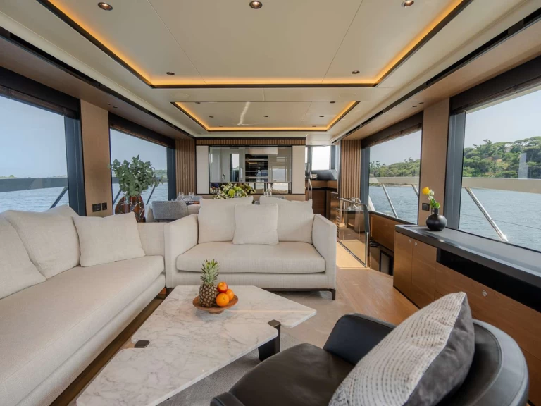 Noleggiare una Absolute SEMELA a Antibes