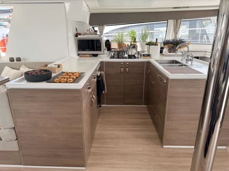 Noleggiare una Bali Fortune One a Lávrio