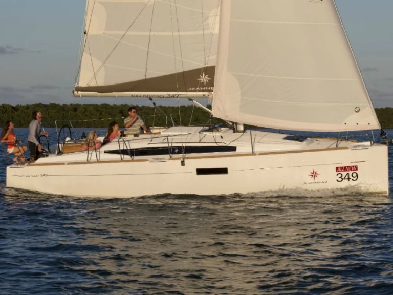Jeanneau Sun Odyssey 349 da affittare a  Dénia