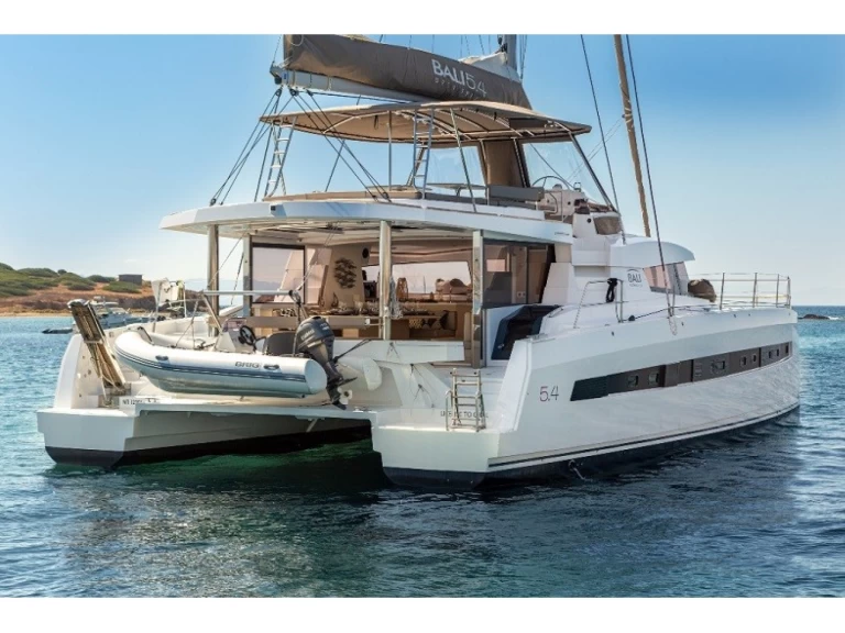 Noleggio Catamarano Bali con patente nautica