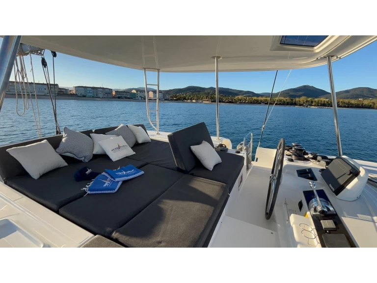 Catamarano a noleggio a Port Grimaud al miglior prezzo