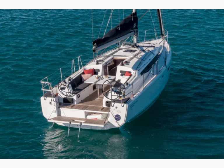 Noleggio barche La Trinité-sur-Mer economico Sun Odyssey 380