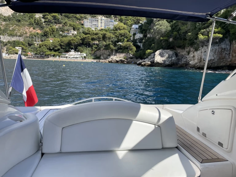 Noleggio Barca a motore Sunseeker con patente nautica