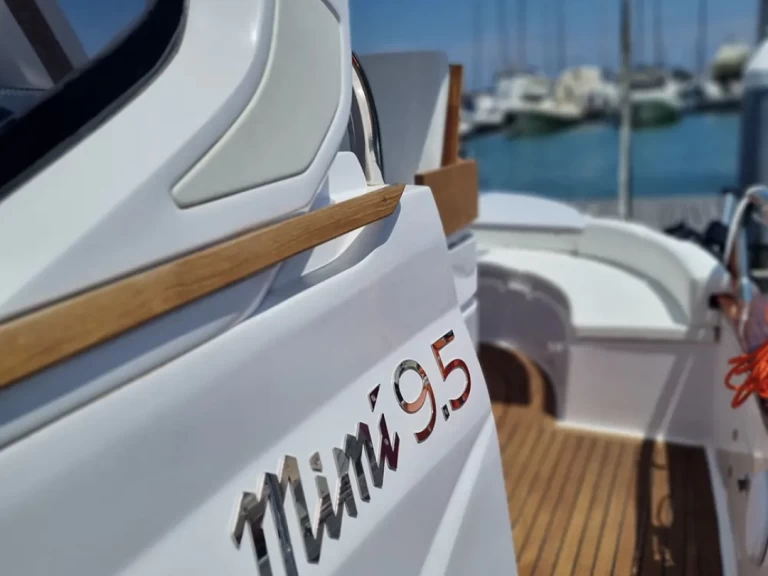 Barca a motore a noleggio a Sorrento al miglior prezzo