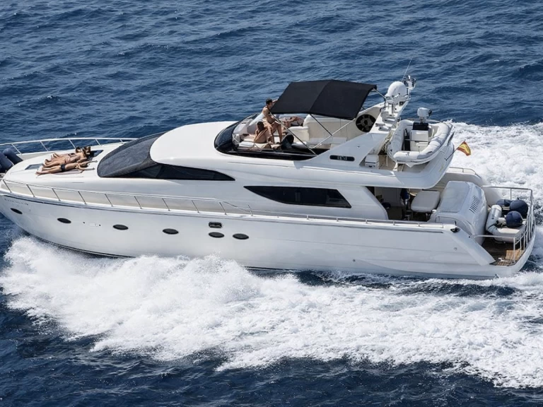 Noleggiare una Uniesse 72 Flybridge a Fontvieille