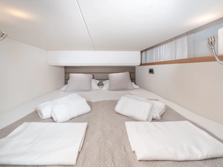 Noleggio Barca a motore a Macarsca – Galeon Galeon 430 Skydeck