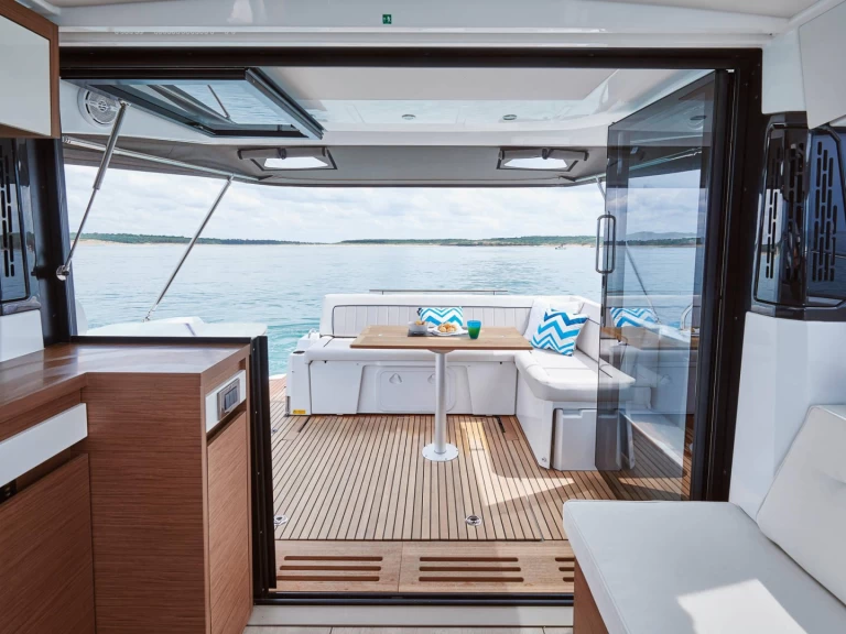 Noleggio barche Jeanneau NC 37 a Macarsca su Samboat