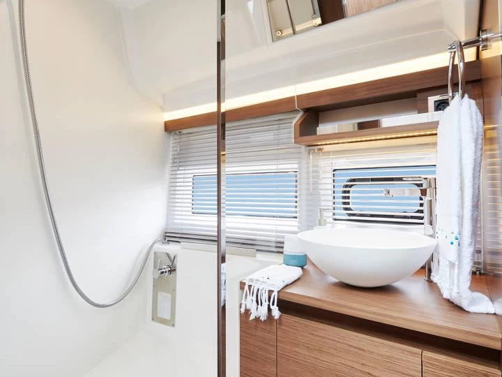 Noleggio Barca a motore con o senza skipper Jeanneau a Macarsca