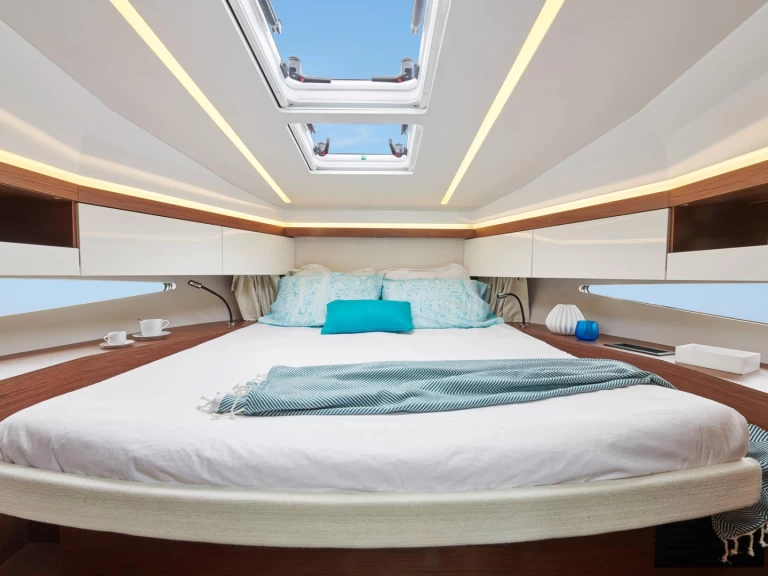 Noleggio Barca a motore Jeanneau con patente nautica