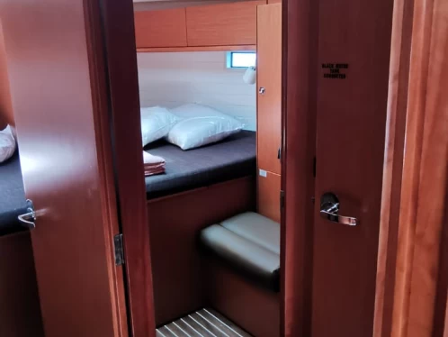 Bavaria Cruiser 46 da affittare a  Volos