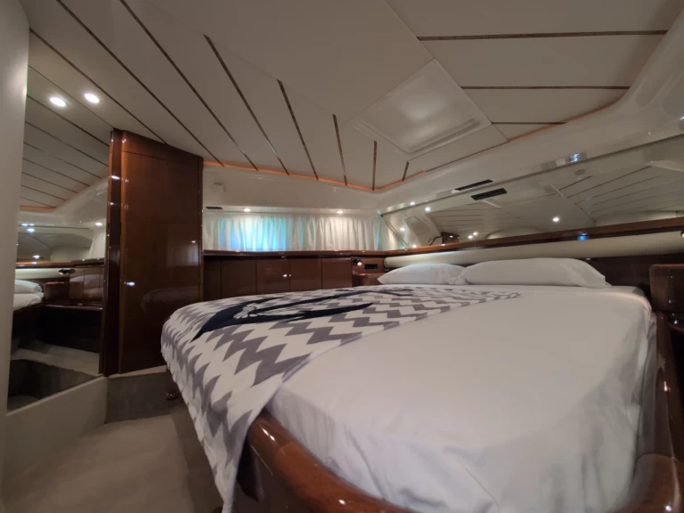 Noleggio Barca a motore con o senza skipper Ferretti a Cádiz