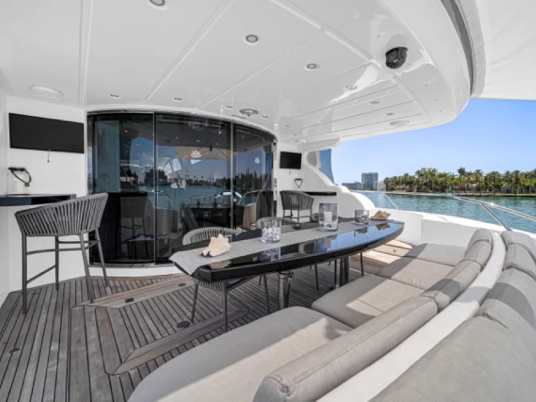 Noleggiare una Leopard Leopard 105 a Miami