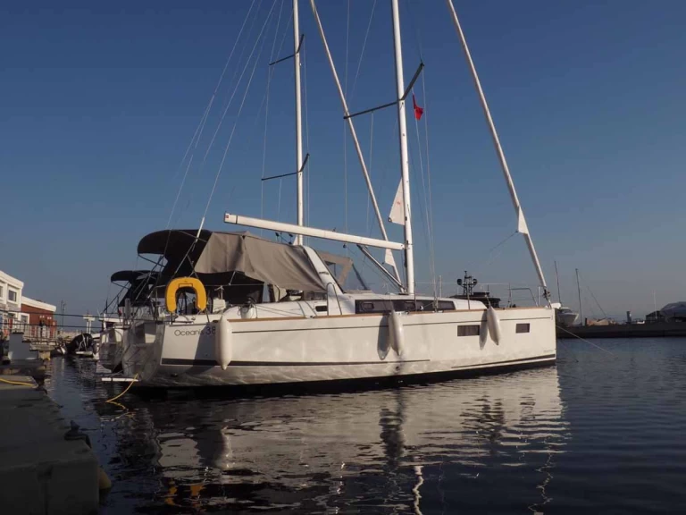 Noleggio Barca a vela Bénéteau con patente nautica