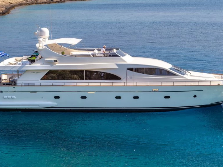 Noleggio Yacht di lusso Cantieri Navali Falcon con patente nautica
