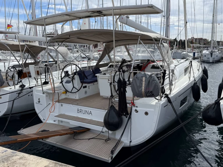 Noleggiare una Bénéteau Oceanis 40.1 a Zaravecchia (Biograd)
