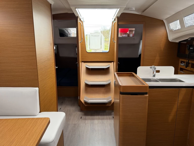 Jeanneau Sun Odyssey 410 da affittare a  Punat